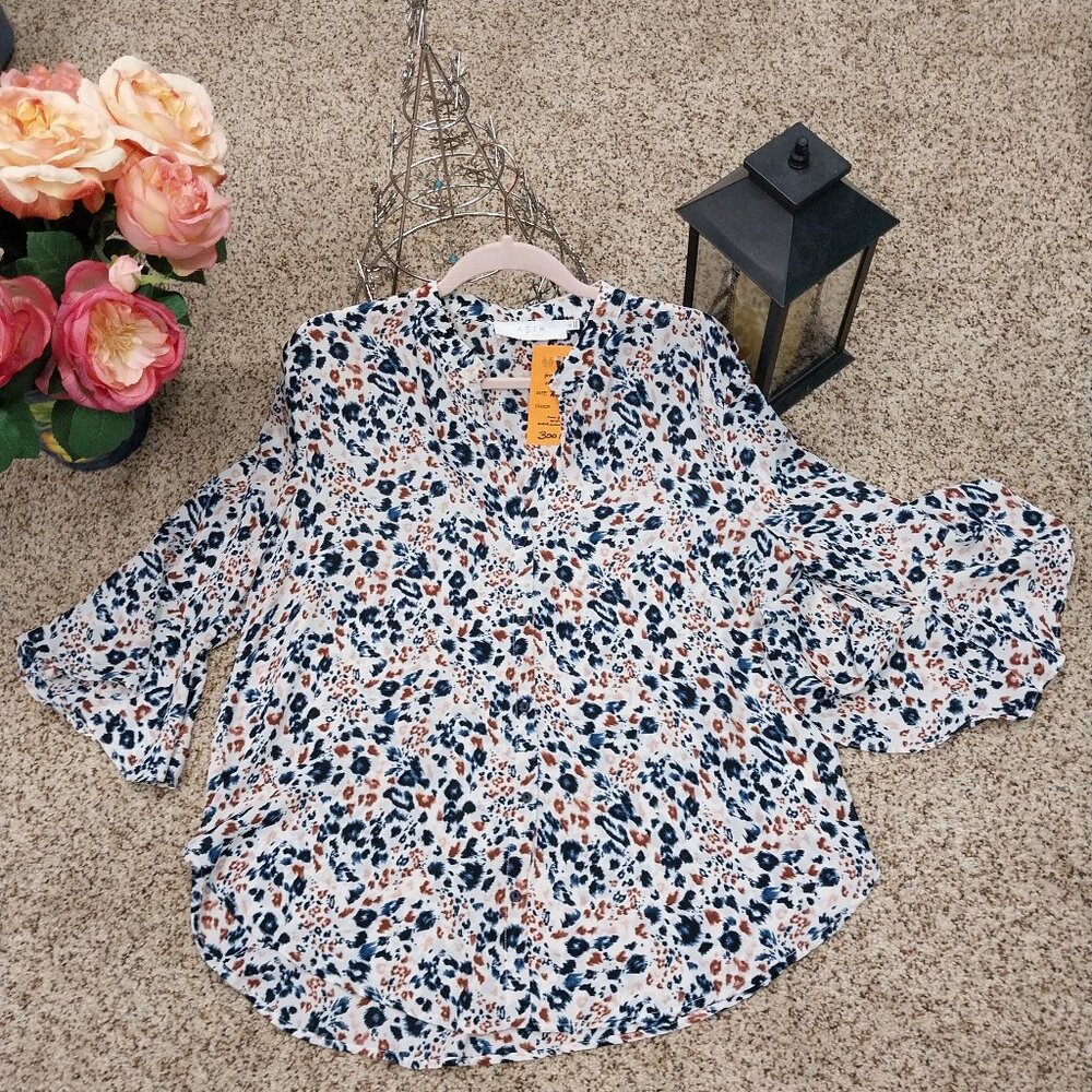 3001 Size XL Aster Button Down Tunic In Blue And Rust Leopard Print.